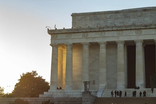 Voici comment explorer les sites touristiques tout en respectant l'environnement de manière durable et responsable